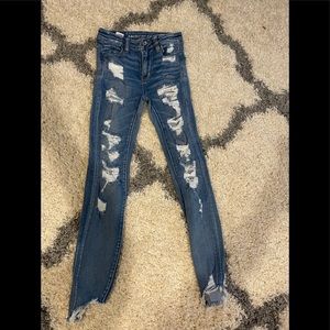 American Eagle Hi- rise ripped jegging
